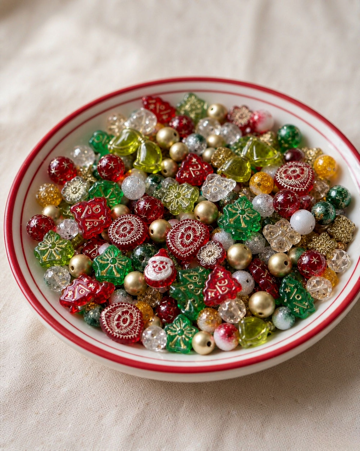Lot de 100 Perles Acryliques de Noël — Assortiment Mixte pour Bijoux DIY