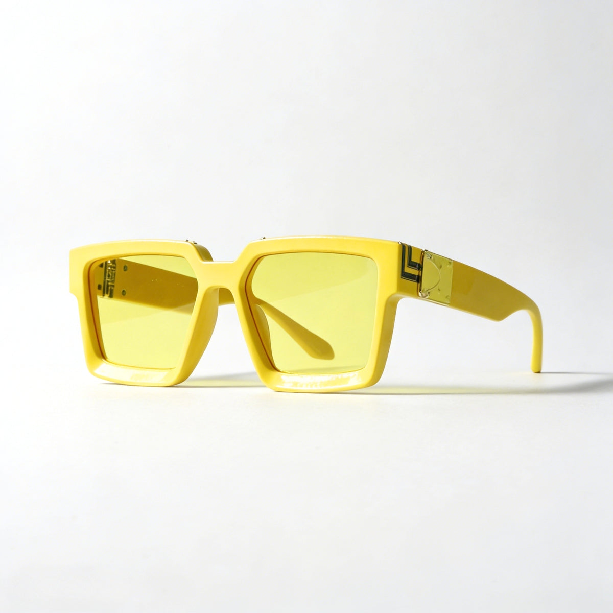 Lunettes de soleil carrées / polygonales avec monture épaisse, aux couleurs pastel façon macaron. Offrent une protection contre les UV et un filtre anti-lumière bleue. Adaptées aux visages carrés, ronds et allongés. Design unique, classique et unisexe.