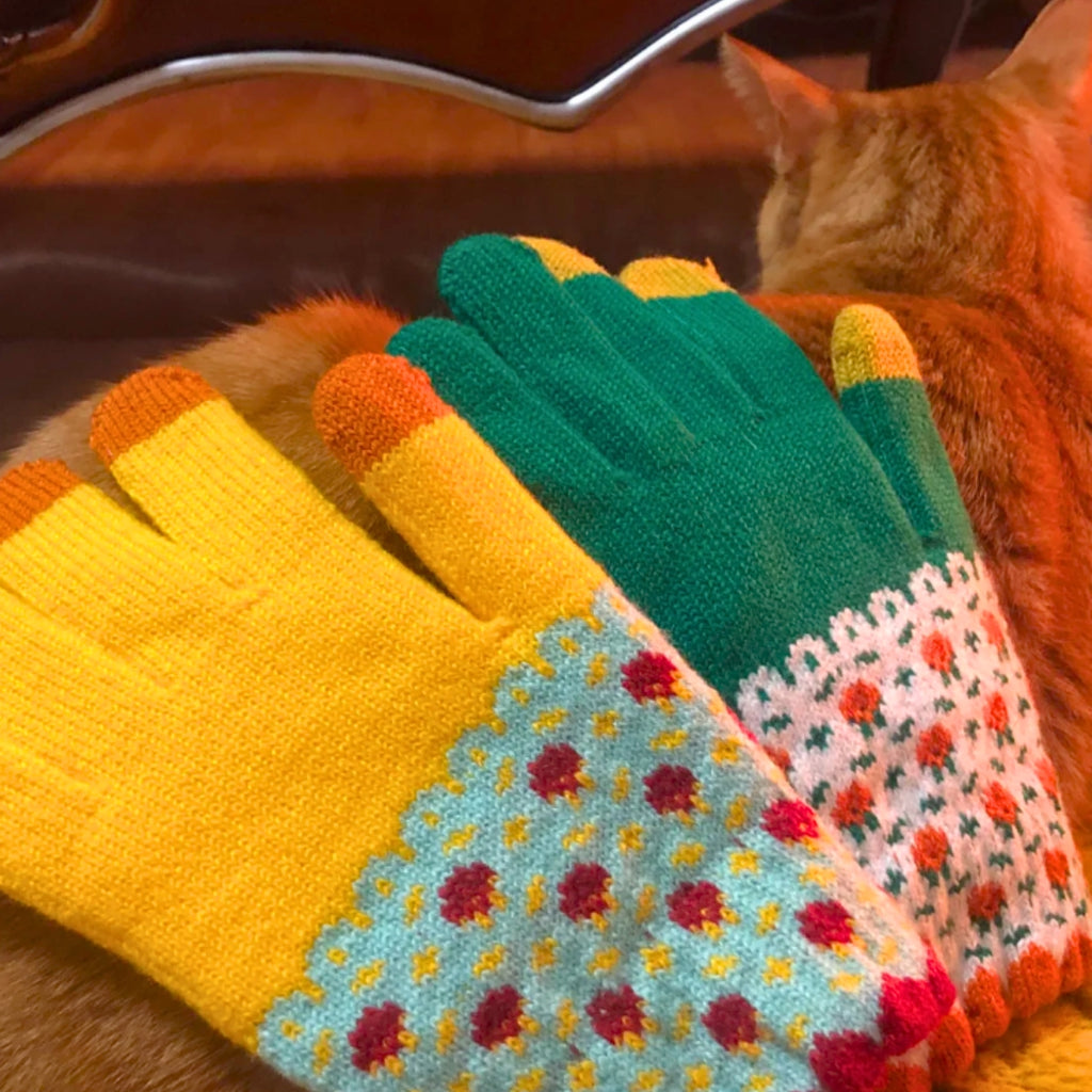 Gants tactiles🧤d’hiver pour femme, motifs fraises, ambiance de Noël, un effet « couple / mix & match » disponible